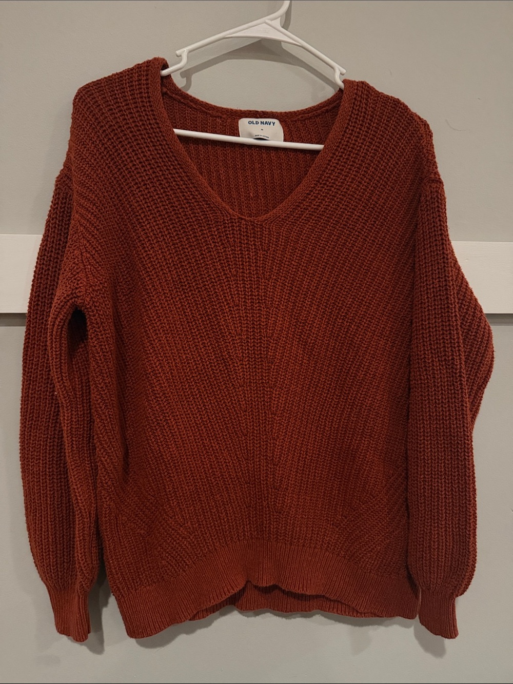 Old Navy Women's Rust Red V-Neck Chunky Knit Sweater